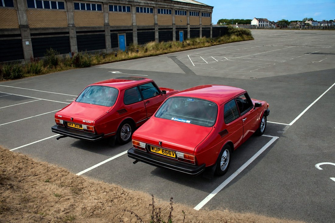 Final stop — two 99 Turbos from the rear.
